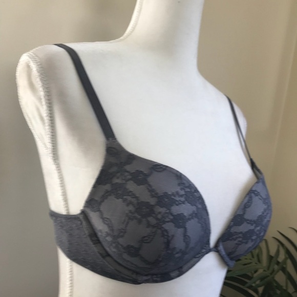 Victoria’s Secret Lace Push Up Cross Strap Bra 32C - Picture 3 of 8